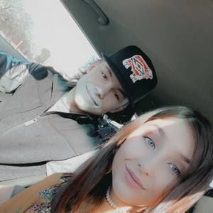 Meet your Posher, Parker